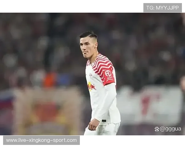 世界级后腰被爆欲离队，转会窗口争夺白热化